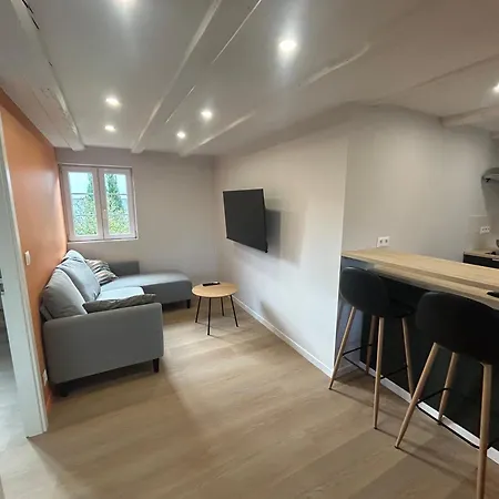 アパート Newly Renovated 2 Bedroom *