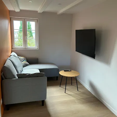 アパート Newly Renovated 2 Bedroom